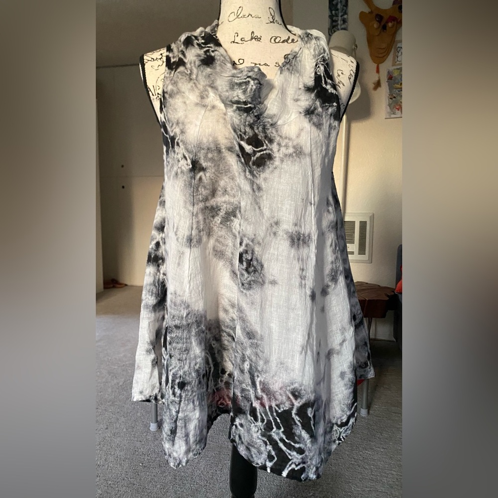 Tie-Dye Black & White Sleeveless Camisole Top